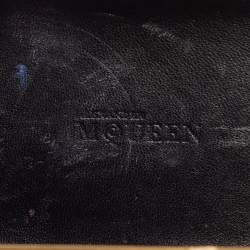 مملوكة مسبقًا Alexander McQueen Black Patent Leather Skull Box Clutch
