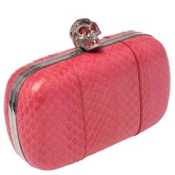 Pre Owned حقيبة كلتش أليكساندر ماكوين صندوقية جمجمه جلد ثعبان وردي