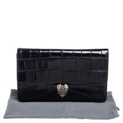 مملوكة مسبقًا Alexander McQueen Black Crocodile Embossed Leather Heart Lock Clutch