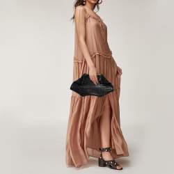 مملوكة مسبقًا Alexander McQueen Black Leather Medium De Manta Studded Clutch