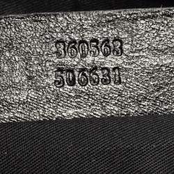 مملوكة مسبقًا Alexander McQueen Black Leather Medium De Manta Studded Clutch