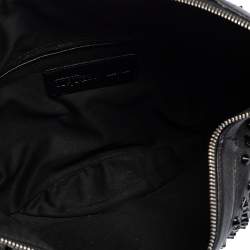 مملوكة مسبقًا Alexander McQueen Black Leather Medium De Manta Studded Clutch
