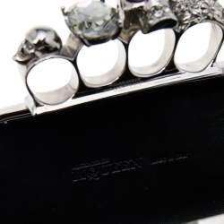 Pre Owned حقيبة كلتش أليكساندر ماكوين جلد هولوغرافي لامع صندوق بمفصلات مزينة جماجم