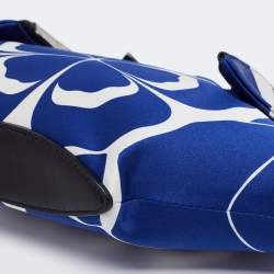 Pre Owned Alexander McQueen Blue/White Printed Satin and Leather Medium De Manta Clutch