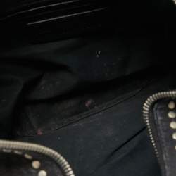 مملوكة مسبقًا Alexander McQueen Black Leather Medium Studded De Manta Clutch