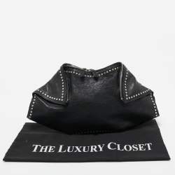 مملوكة مسبقًا Alexander McQueen Black Leather Medium Studded De Manta Clutch