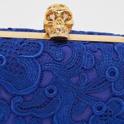 مملوكة مسبقًا Alexander McQueen Blue Floral Lace Skull Box Clutch
