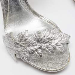 Pre Owned Alexander McQueen Metallic Silver Textured Leather Ivy Leaf Embellished Open Toe Sandals Size 36.5