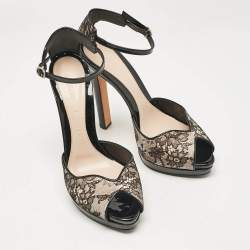 Alexander McQueen Beige/Black Lace and Patent Leather Peep Toe Pumps Size 40