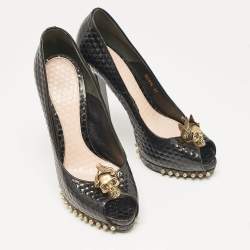 Pre Owned Alexander McQueen Black Patent Leather Skull Embellished Platform Pumps Size 41