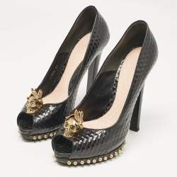 Pre Owned Alexander McQueen Black Patent Leather Skull Embellished Platform Pumps Size 41