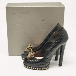 Pre Owned Alexander McQueen Black Patent Leather Skull Embellished Platform Pumps Size 41