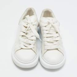 Pre Owned حذاء رياضي ألكساندر ماكوين لاري جلد أبيض / ذهبي مقاس أوروبي  36.5