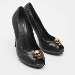 Pre Owned Alexander McQueen Black Leather Crystal Embellished Skull Detail Peep Toe Platform Pumps Size 41