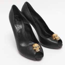 Pre Owned Alexander McQueen Black Leather Crystal Embellished Skull Detail Peep Toe Platform Pumps Size 37