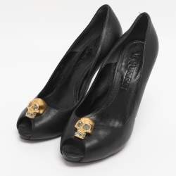 Pre Owned Alexander McQueen Black Leather Crystal Embellished Skull Detail Peep Toe Platform Pumps Size 37