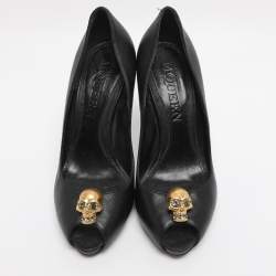 Pre Owned Alexander McQueen Black Leather Crystal Embellished Skull Detail Peep Toe Platform Pumps Size 37