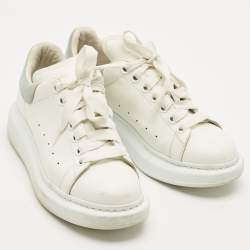 ممل�وكة مسبقًا Alexander McQueen White Leather and Suede Oversized Low Top Sneakers Size 37