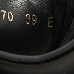 مملوكة مسبقًا Alexander McQueen Oversized Size 39 Black Leather Low Top Sneakers