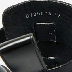 مملوكة مسبقًا حذاء بوت كاحل أليكساندر ماكوين جلد أسود مزين بإبزيم مقاس 37.5