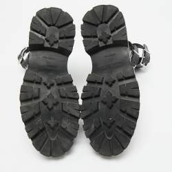 مملوكة مسبقًا حذاء بوت كاحل أليكساندر ماكوين جلد أسود مزين بإبزيم مقاس 37.5