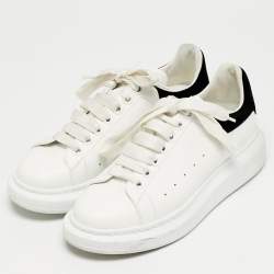 Pre Owned حذاء رياضي ألكسندر ماكوين جلد وزخرفة زرقاء/بيضاء نمط كبير مقاس 38.5