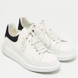 Pre Owned حذاء رياضي ألكسندر ماكوين جلد وزخرفة زرقاء/بيضاء نمط كبير مقاس 38.5