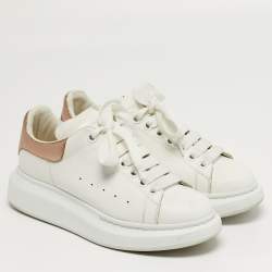 مملوكة مسبقًا Alexander McQueen Oversized Size 37.5 White/Gold Leather Low Top Sneakers
