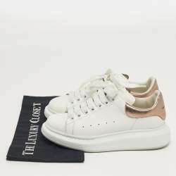 مملوكة مسبقًا Alexander McQueen Oversized Size 37.5 White/Gold Leather Low Top Sneakers