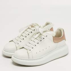 مملوكة مسبقًا Alexander McQueen Oversized Size 37.5 White/Gold Leather Low Top Sneakers