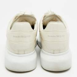 مملوكة مسبقًا Alexander McQueen Oversized Size 37.5 Cream Croc Embossed Leather Low Top Sneakers