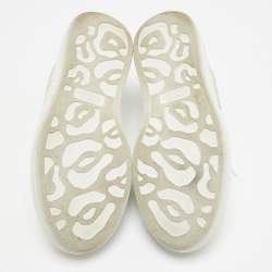 مملوكة مسبقًا Alexander McQueen Oversized Size 37.5 Cream Croc Embossed Leather Low Top Sneakers