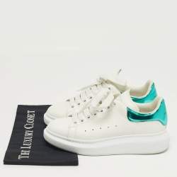 Pre Owned حذاء رياضي أليكسندر ماكوين جلد أبيض/فضي كبير الحجم مقاس 38.5