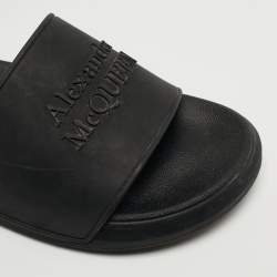 Pre Owned Alexander McQueen Size 37 Black Rubber Pool Slides 