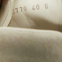 مملوكة مسبقًا حذاء رياضي أليكساندر ماكوين أبيض/أزرق جلد وزخرف كبير الحجم مقاس 40