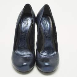 Pre Owned Alexander McQueen Size 38.5 Metallic Blue Foil Leather Round Pumps