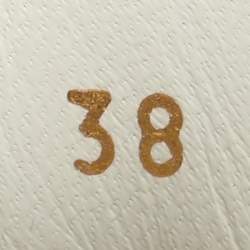 Pre Owned حذاء رياضي ألكسندر ماكوين سويدي وجلد أبيض/رمادي كبير الحجم مقاس 37