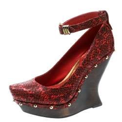 Pre Owned Alexander McQueen Red Embossed Snakeskin Leather Ankle Strap Spike Studded Wedge Pumps Size 39