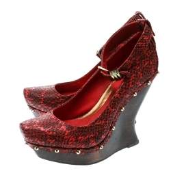 Pre Owned Alexander McQueen Red Embossed Snakeskin Leather Ankle Strap Spike Studded Wedge Pumps Size 39