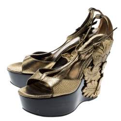 Pre Owned Alexander McQueen Metallic Gold Leather 3D Flower T-Strap Wedge Sandals Size 40