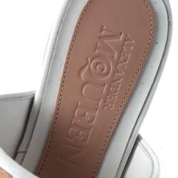 Pre Owned Alexander McQueen White/Beige Laser Cut Leather And Suede Toe Ring Flat Sandals Size 38