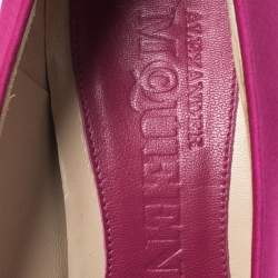 Pre Owned Alexander McQueen Majenta Satin Square Toe Platform Pumps Size 36.5