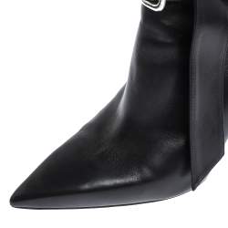 Pre Owned Alexander McQueen Black Leather Buckle Pointed Toe Booties Size 40