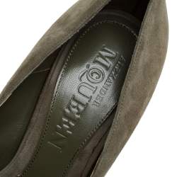 مملوكة  مسبقًا حذاء كعب عالى أليكساندر ماكوين مقدمة مفتوحة جمجمة رمادية داكنة سويدى أخضر زيتونى مقاس 36.5