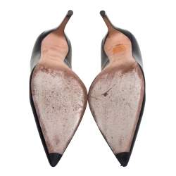 مملوكة مسبقًا حذاء كعب عالى أليكساندرماكوين مقدمة مدببة جلد أسود مقاس 37.5