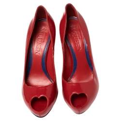 Pre Owned Alexander McQueen Red Patent Leather Heart Peep Toe Pumps Size 39