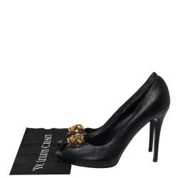 مملوكة مسبقًا حذاء كعب عالي أليكساندر ماكوين مزين جمجمة مزخرفة كريستال مقدمة مفتوحة جلد أسود مقاس 40