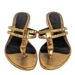 Pre Owned Alexander McQueen Metallic Gold Leather Embellished Skull Flat Thong Sandals Size 38