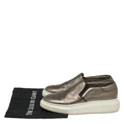 Pre Owned حذاء رياضي أليكساندر ماكوين سليب أون جلد ميتالك مقاس 38