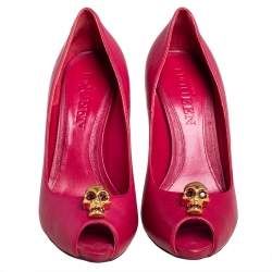 Pre Owned Alexander McQueen Red Leather Crystal Embellished Skull Detail Peep Toe Platform Pumps Size 39